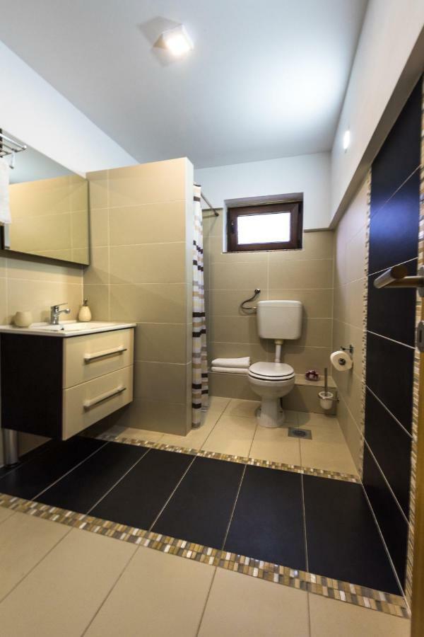 קורניצה Guest House Vana מראה חיצוני תמונה